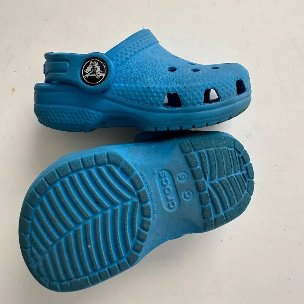Crocs Toddler Kid's Size 5 Bright blue
